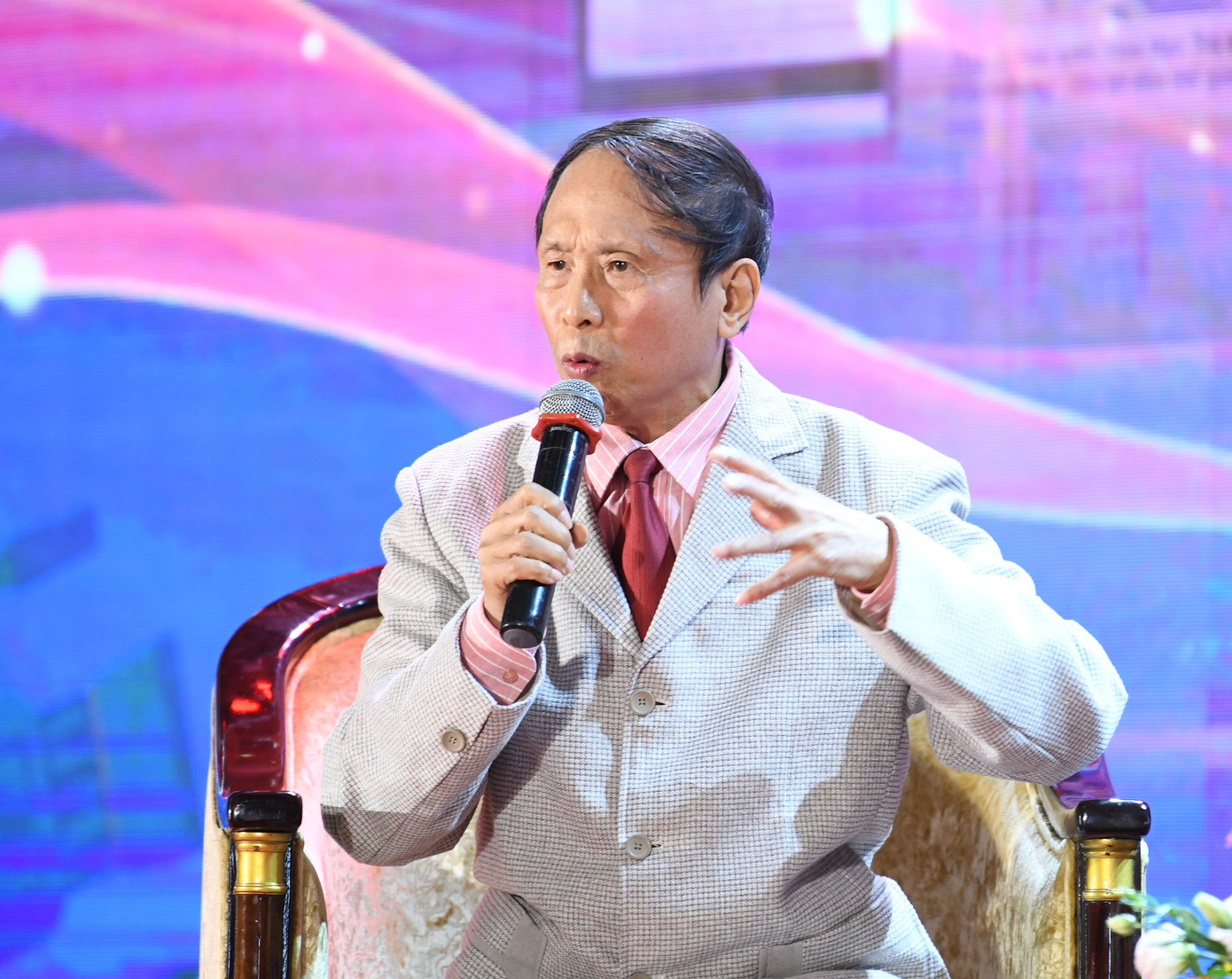 Nhà báo Dương Xuân Nam - nguyên Tổng Biên tập báo Tiền Phong.