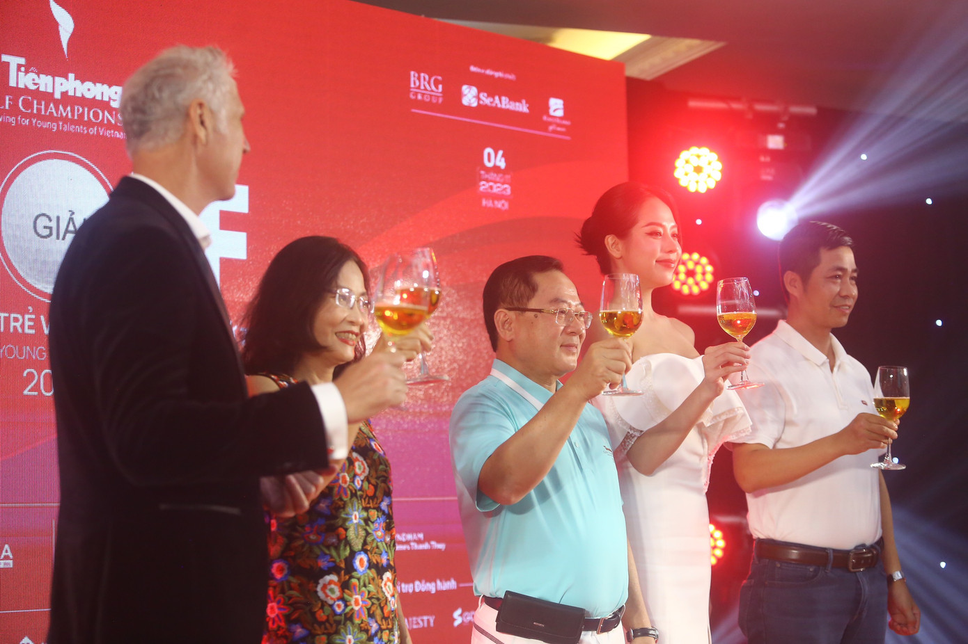 Golfer 16 tuổi Nguyễn Đức Sơn vô địch Tiền Phong Golf Championship năm 2023 ảnh 15 Golfer 16 tuổi Nguyễn Đức Sơn vô địch Tiền Phong Golf Championship năm 2023 ảnh 15