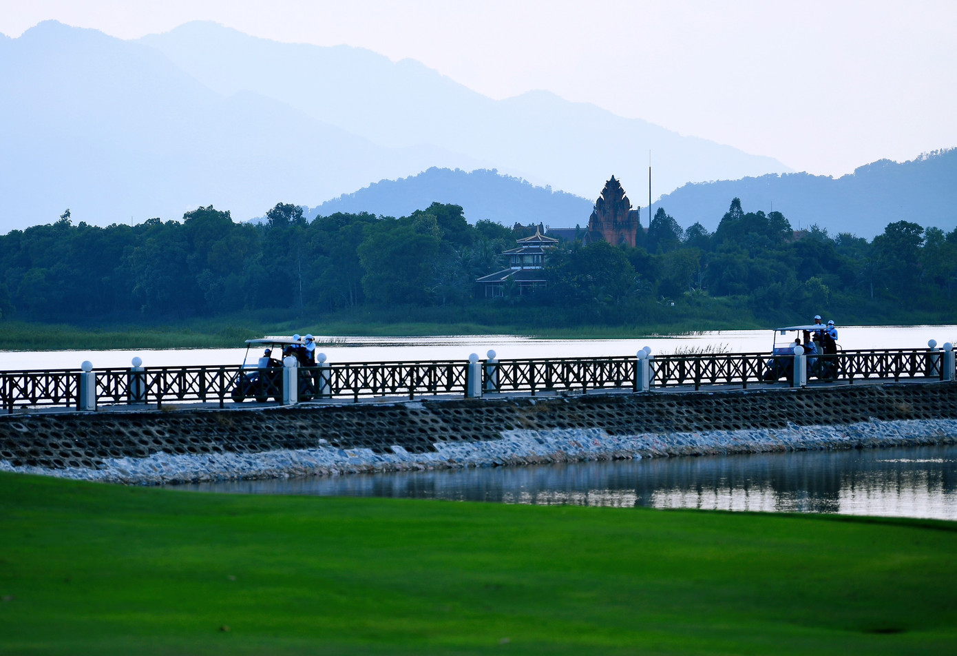 Hấp dẫn cuộc đua 'tam mã': Đoàn Uy, Phạm Nam, Đức Sơn ảnh 106 Hấp dẫn cuộc đua 'tam mã': Đoàn Uy, Phạm Nam, Đức Sơn ảnh 106