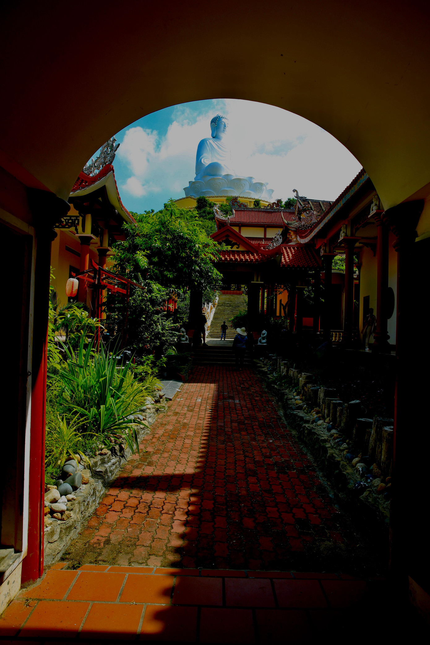 Chiêm ngưỡng tượng Phật qua không gian chùa Ông Núi