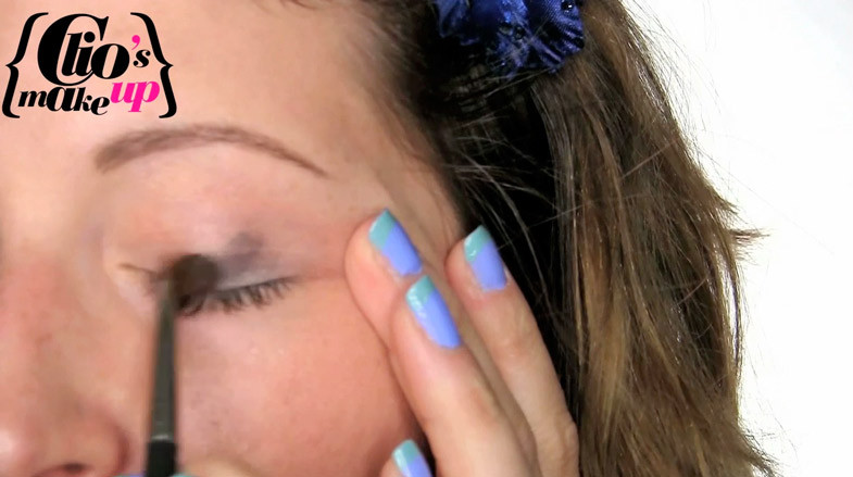 Kết quả cuối cùng Sau khi sử lí lớp phấn nền và phủ nhẹ nhàng, bạn chú ý tâm điểm vào đôi mắt Kết thúc cho đôi mắt là một chút má hồng cam nhẹ Và một chút son môi màu nude, hoặc hồng nhạt tự nhiên