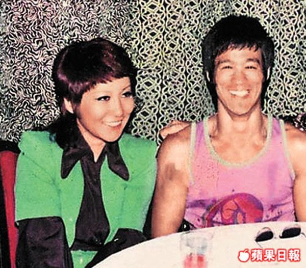 Một tấm ảnh chụp chung giữa Đình Phối và Lý Tiểu Long. Một tấm ảnh chụp chung giữa Đình Phối và Lý Tiểu Long