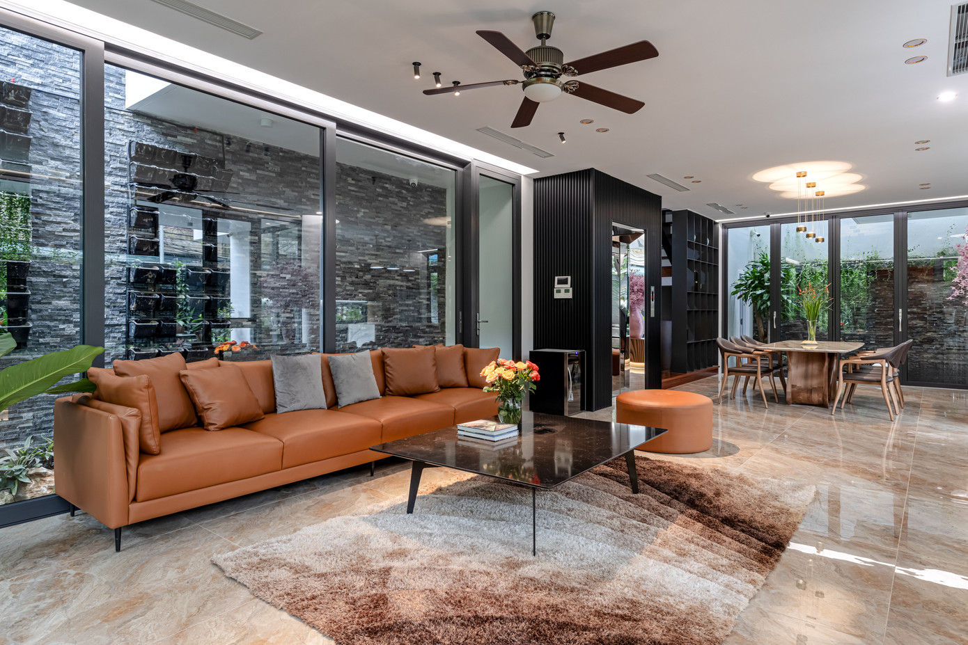 Nội thất đơn giản tập trung vào công năng. Nội thất đơn giản tập trung vào công năng.