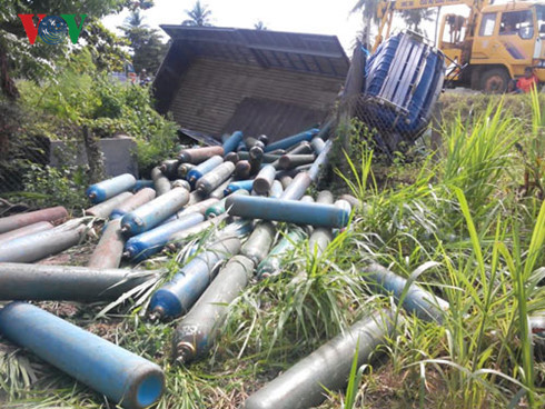 BẢN TIN ATGT: Đón xe đi chữa bệnh, một phụ nữ bị ô tô tải tông chết ảnh 2