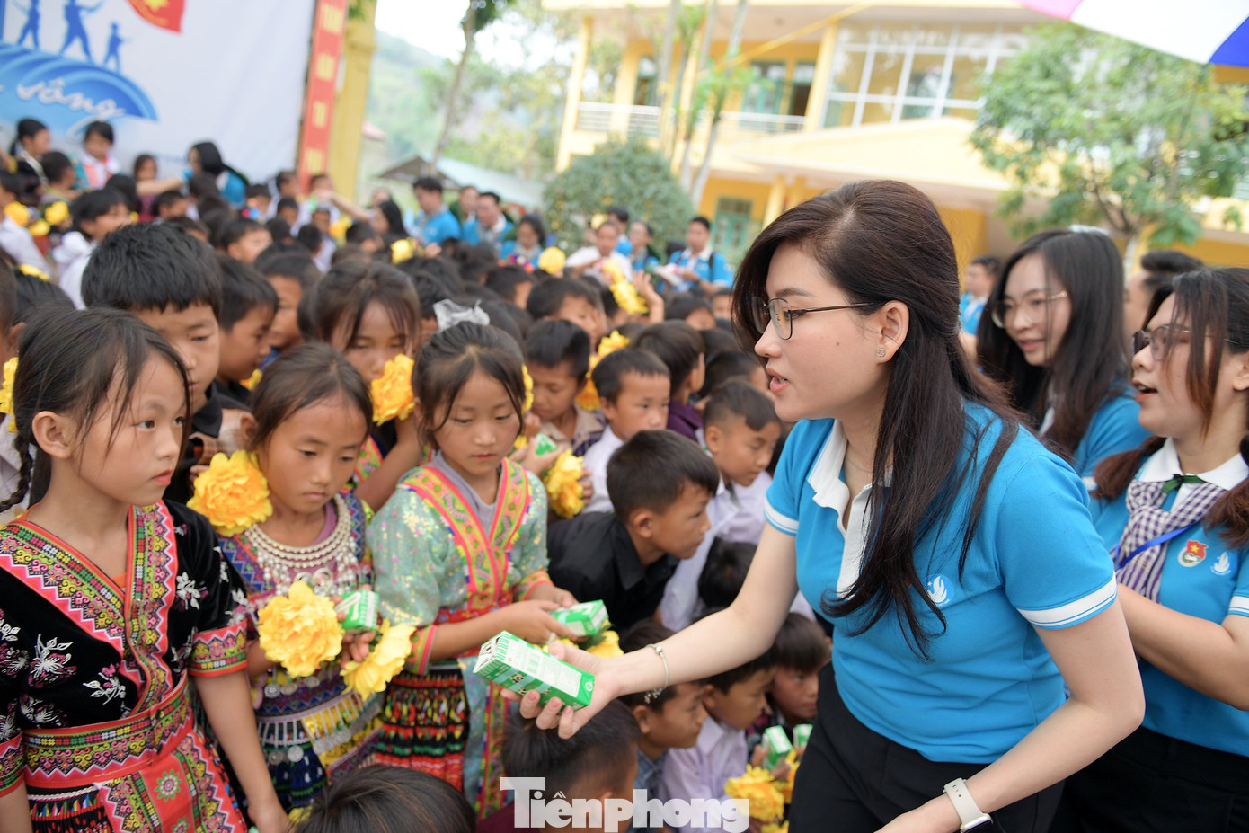 Những hộp sữa, món quà được trao tại Ngày hội Những hộp sữa, món quà được trao tại Ngày hội
