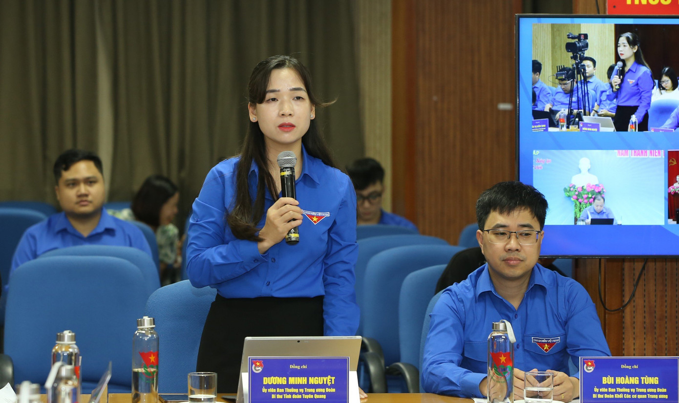 Chị Dương Minh Nguyệt - Bí thư Tỉnh Đoàn Tuyên Quang phát biểu tại hội nghị Chị Dương Minh Nguyệt - Bí thư Tỉnh Đoàn Tuyên Quang phát biểu tại hội nghị