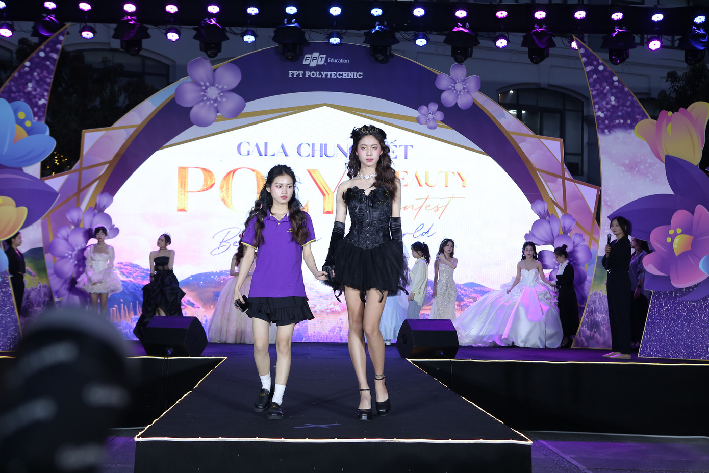 Thí sinh cùng người mẫu tự tin trình diễn trong phần thi chủ đề “Makeup beauty”