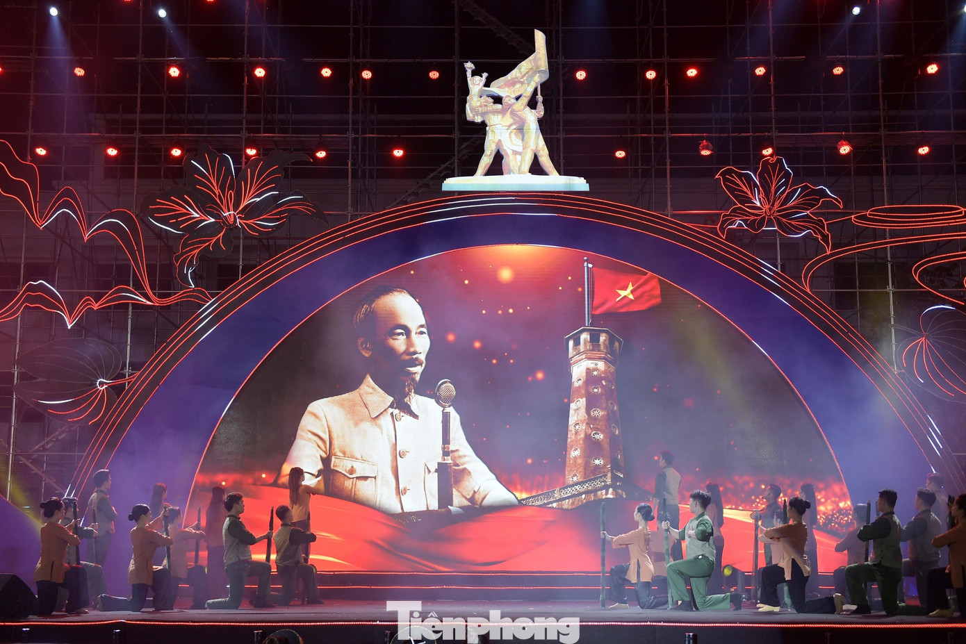 Các tiết mục văn nghệ đặc sắc tại chương trình về chủ đề "Điện Biên Phủ - Khát vọng non sông".