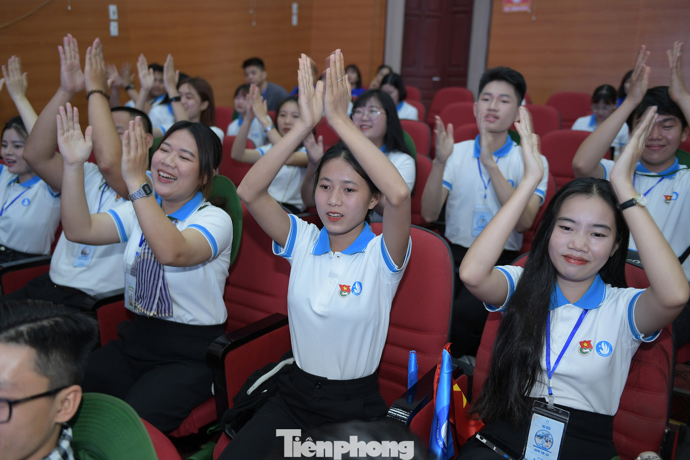 Sinh viên giao lưu tại chương trình