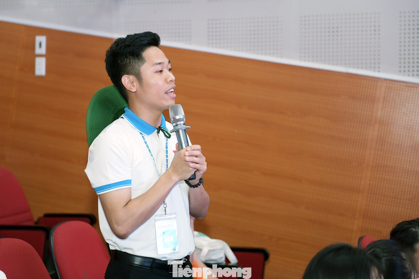 Sinh viên giao lưu tại chương trình