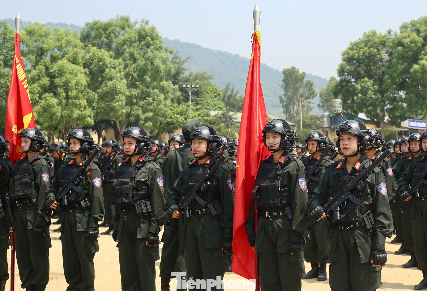 Khối nữ Cảnh sát đặc nhiệm tập luyện tham gia diễu binh, diễu hành tại Lễ kỷ niệm 70 năm Chiến thắng Điện Biên Phủ. Ảnh: Bảo Anh Khối nữ Cảnh sát đặc nhiệm tập luyện tham gia diễu binh, diễu hành tại Lễ kỷ niệm 70 năm Chiến thắng Điện Biên Phủ. Ảnh: Bảo Anh