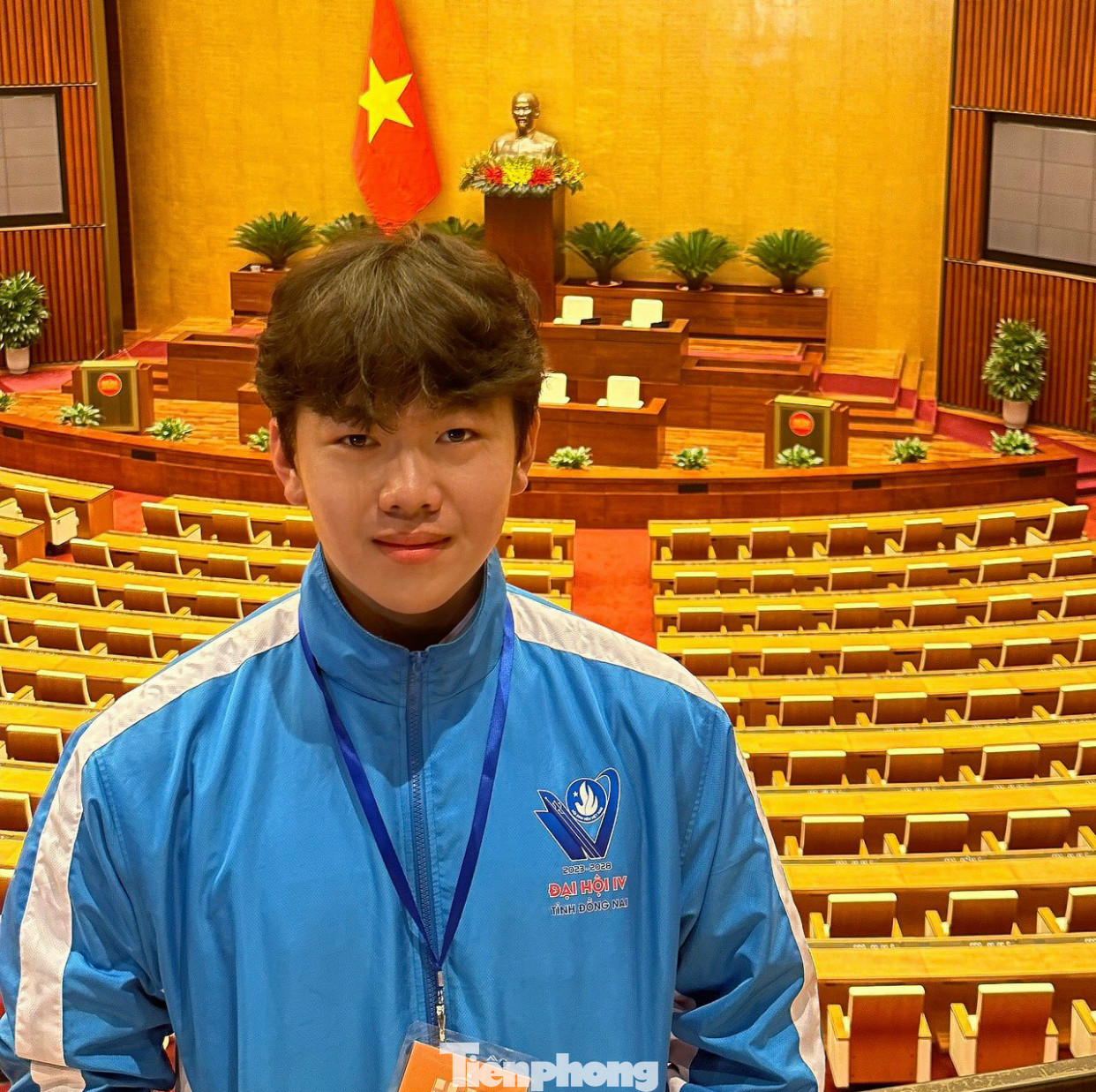 Nam sinh Võ Minh Hiếu - thí sinh đạt giải Đặc biệt chung cuộc của cuộc thi Nam sinh Võ Minh Hiếu - thí sinh đạt giải Đặc biệt chung cuộc của cuộc thi