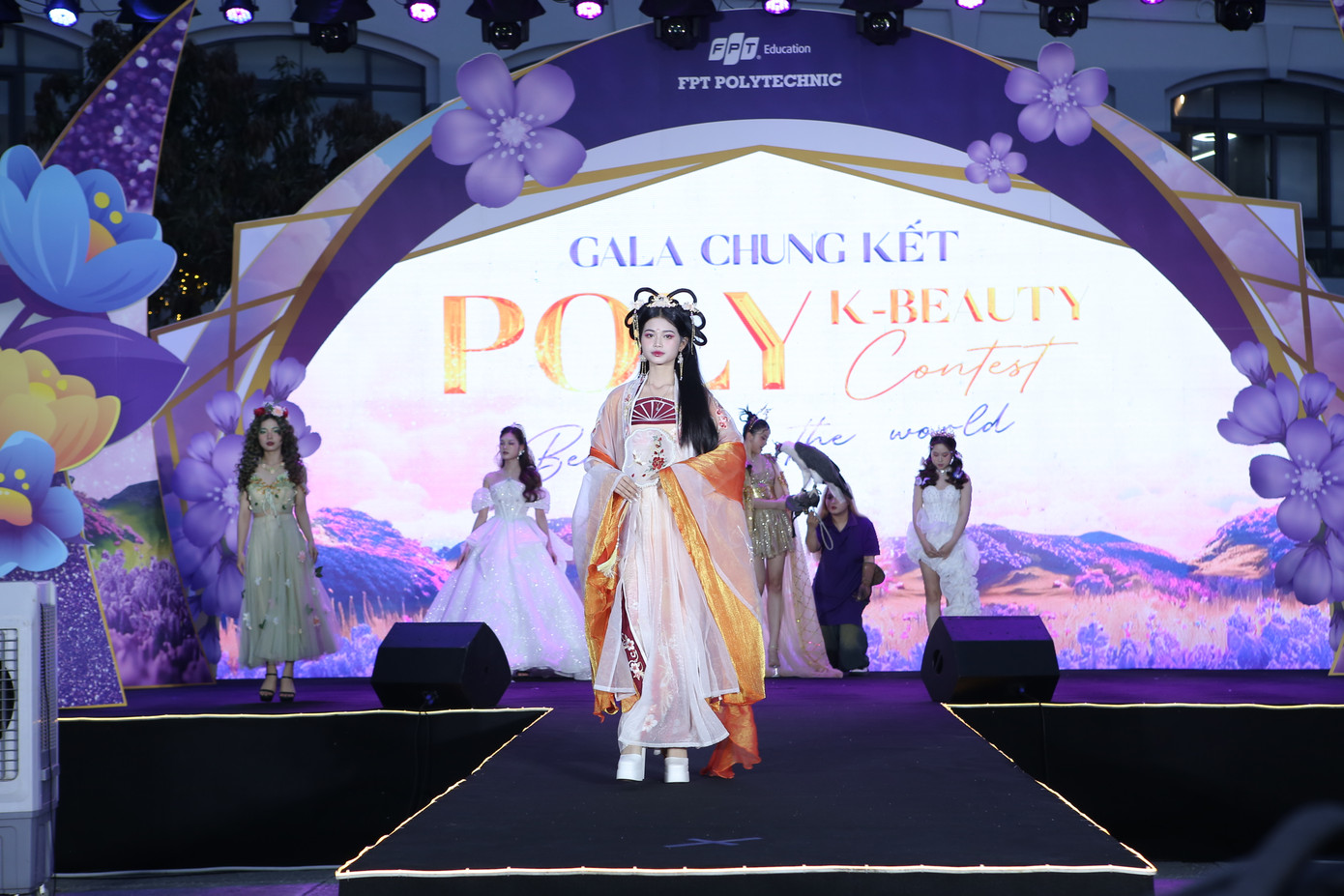 Tác phẩm mang cảm hứng tiên nữ cổ trang thuộc chủ đề “Makeup Fantasy”