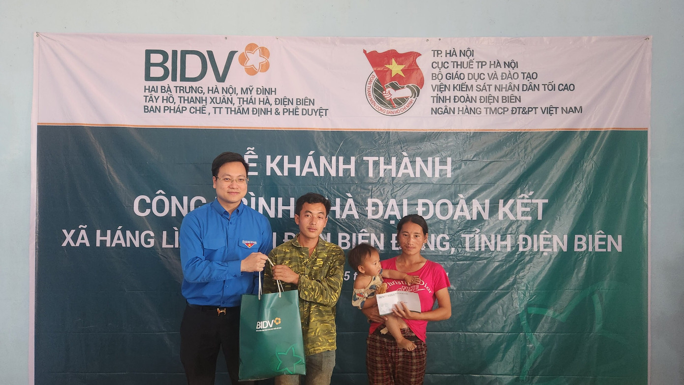 Khánh thành công trình Nhà Đại đoàn kết tại xã Háng Lìa Khánh thành công trình Nhà Đại đoàn kết tại xã Háng Lìa