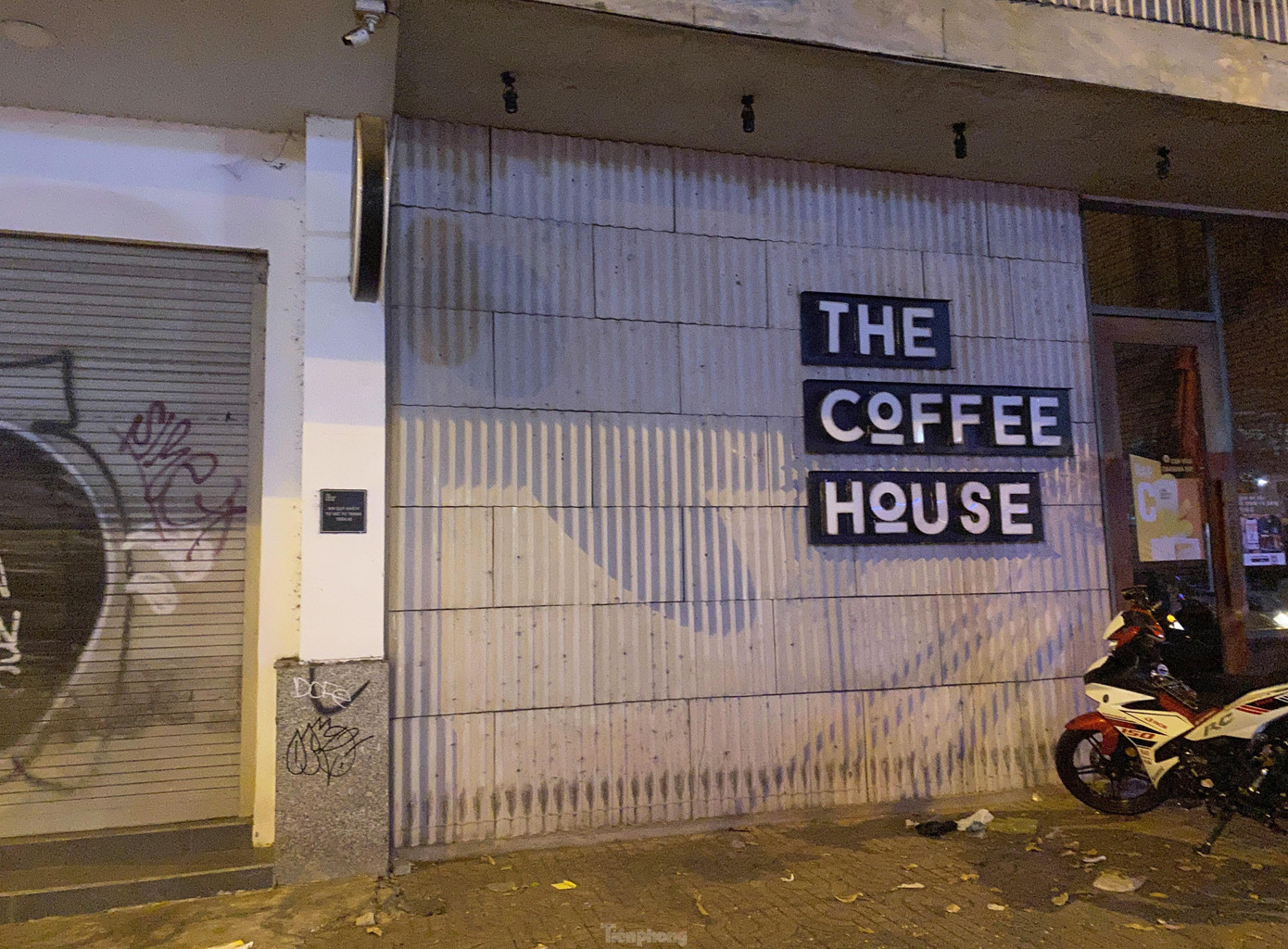 Một số cơ sở kinh doanh đóng cửa do ảnh hưởng dịch COVID-19