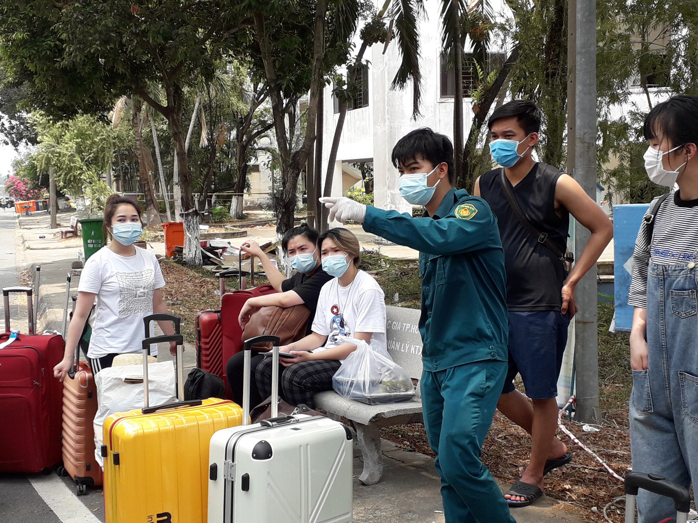 Khu cách ly tập trung tại khu ký túc xá Đại học Quốc gia TPHCM Khu cách ly tập trung tại khu ký túc xá Đại học Quốc gia TPHCM