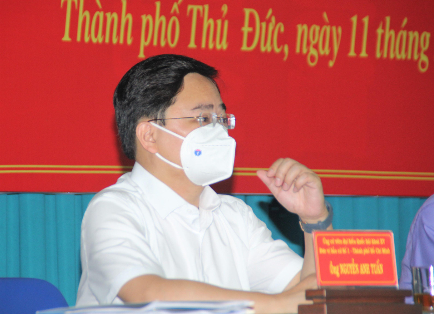 Ông Nguyễn Anh Tuấn - Bí thư thứ nhất Trung ương Đoàn lắng nghe ý kiến các cử tri