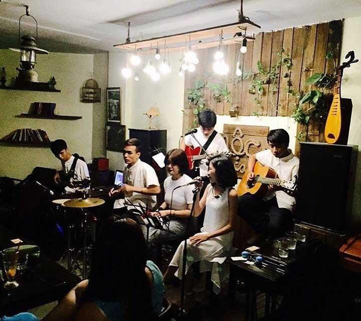 Từ 18h tối 7/5, các hoạt động thể thao trong nhà, dịch vụ ăn uống hát với nhau, buffet, nhà hàng tiệc cưới...ở TPHCM tạm dừng để phòng dịch COVID-19 Từ 18h tối 7/5, các hoạt động thể thao trong nhà, dịch vụ ăn uống hát với nhau, buffet, nhà hàng tiệc cưới...ở TPHCM tạm dừng để phòng dịch COVID-19