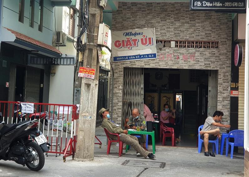 TPHCM phong tỏa con hẻm 359 Lê Văn Sỹ từ sáng 7/5 do phát hiện 1 ca tái dương tính tạm trú tại đây.