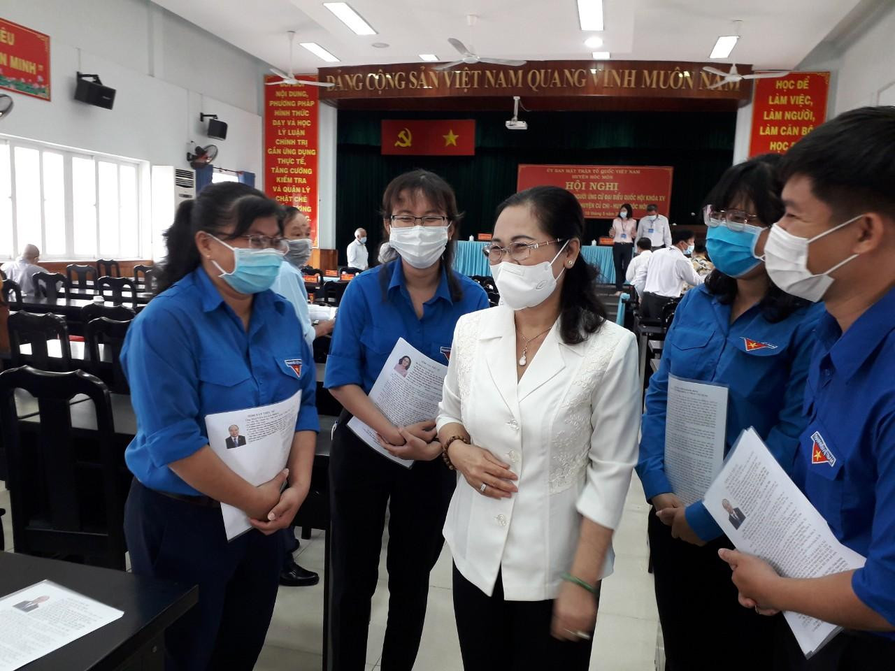 Chủ tịch HĐND TPHCM Nguyễn Thị Lệ và các Đoàn viên Thanh niên