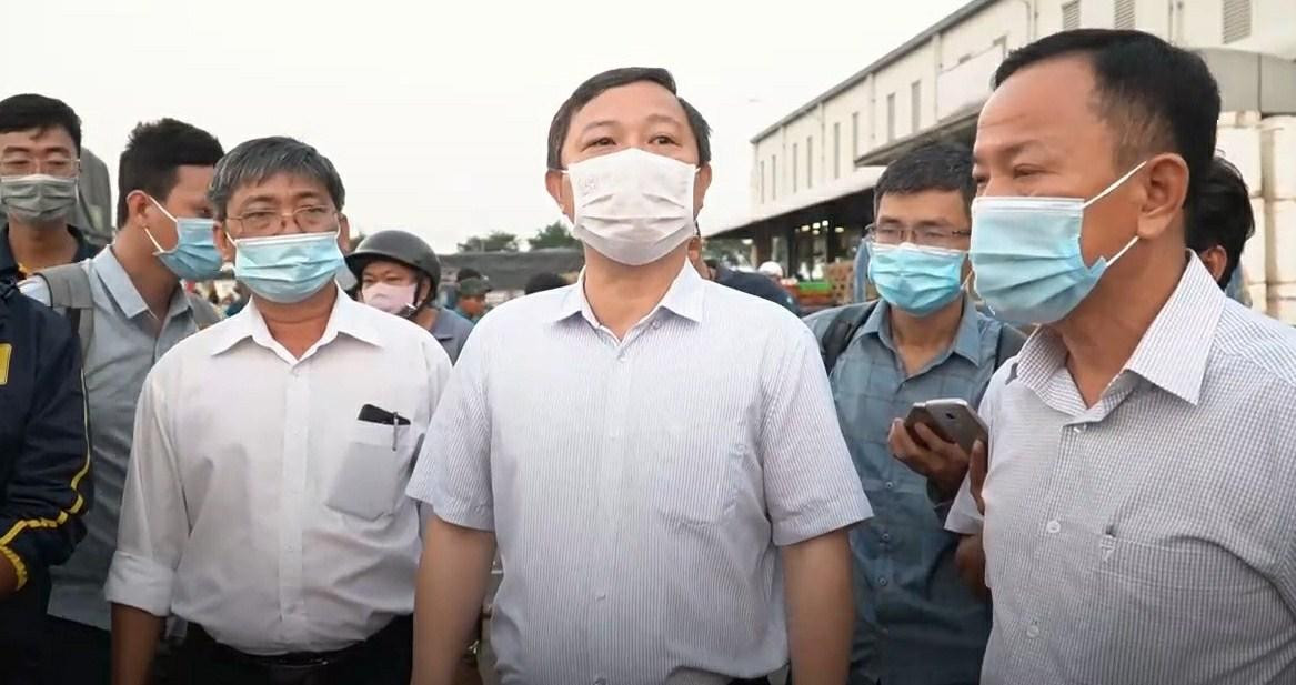 Phó Chủ tịch UBND TPHCM Dương Anh Đức đã đến nhiều địa điểm để kiểm tra công tác phòng chống dịch vào sáng 3/5