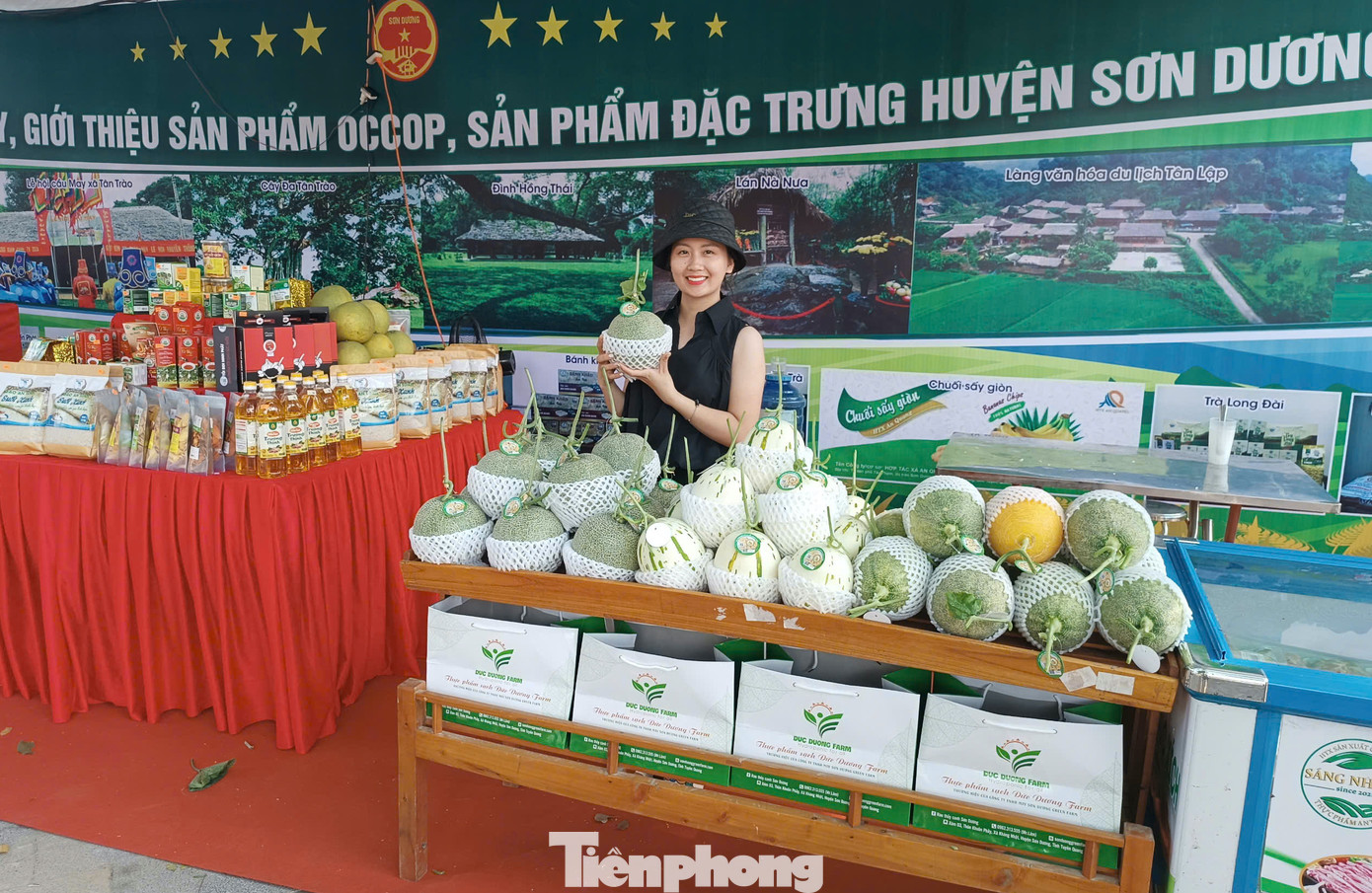 Sản phẩm dưa lưới tham gia hội chợ. Sản phẩm dưa lưới tham gia hội chợ.