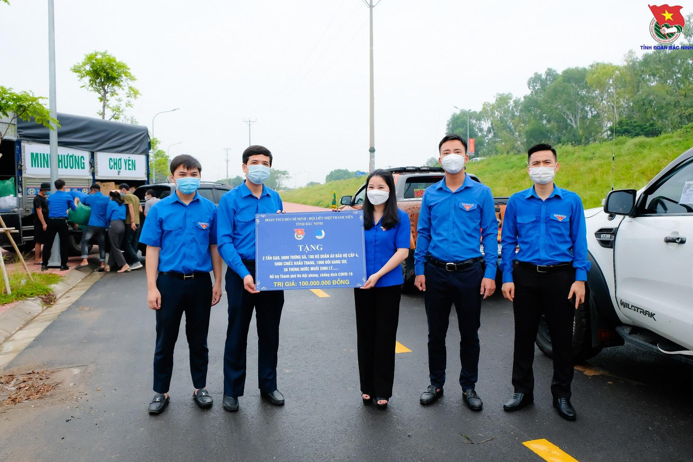 Tỉnh Đoàn Bắc Ninh tặng vật phẩm phòng chống dịch cho Thành Đoàn Hà Nội