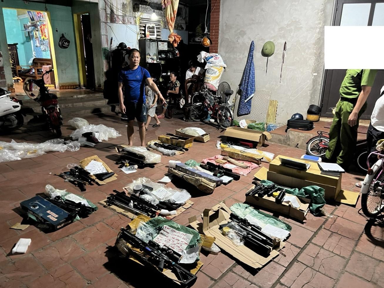 Đối tượng Hiếu và tang vật Đối tượng Hiếu và tang vật