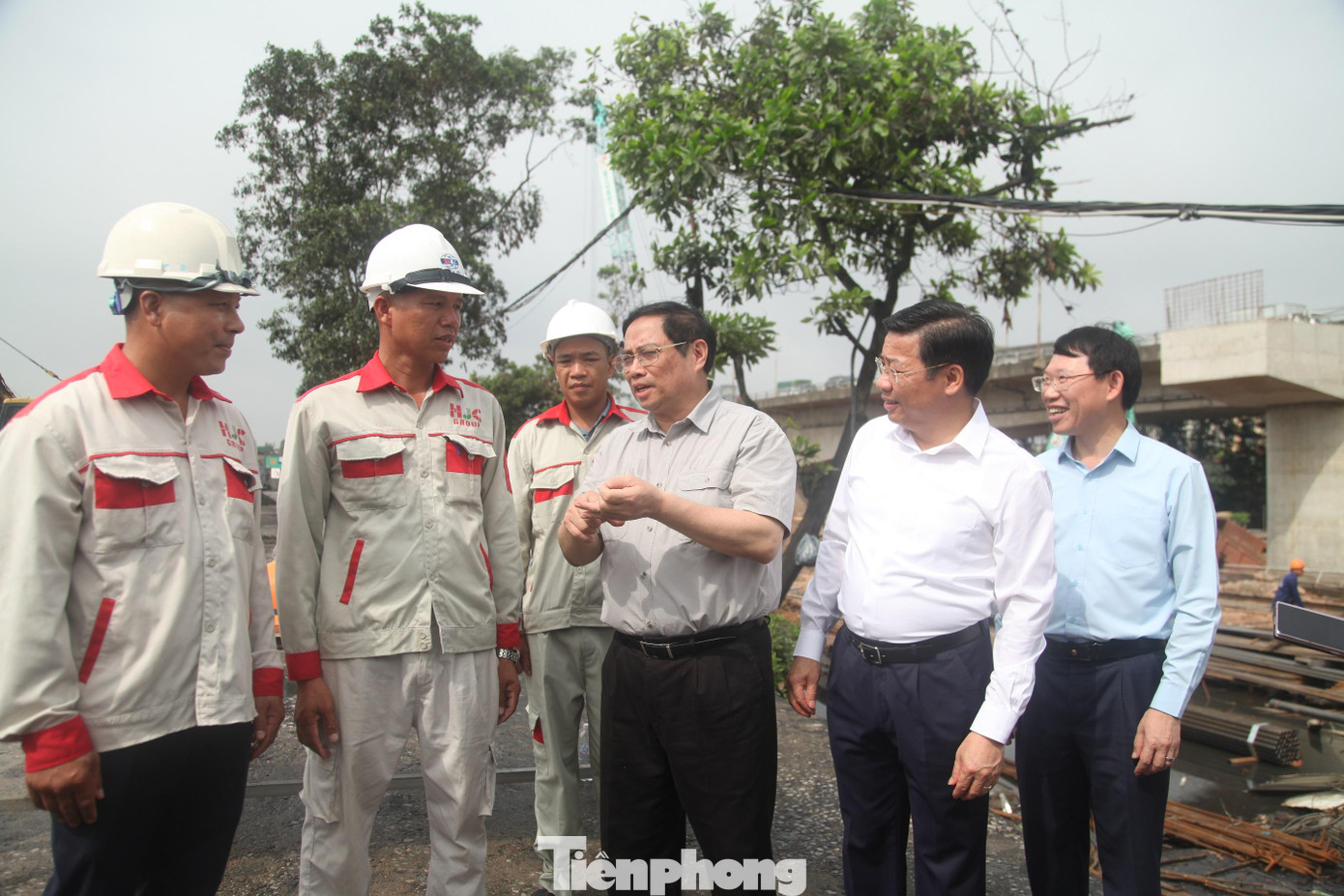 Thủ tướng kiểm tra xây dựng mở rộng cầu Như Nguyệt Thủ tướng kiểm tra xây dựng mở rộng cầu Như Nguyệt