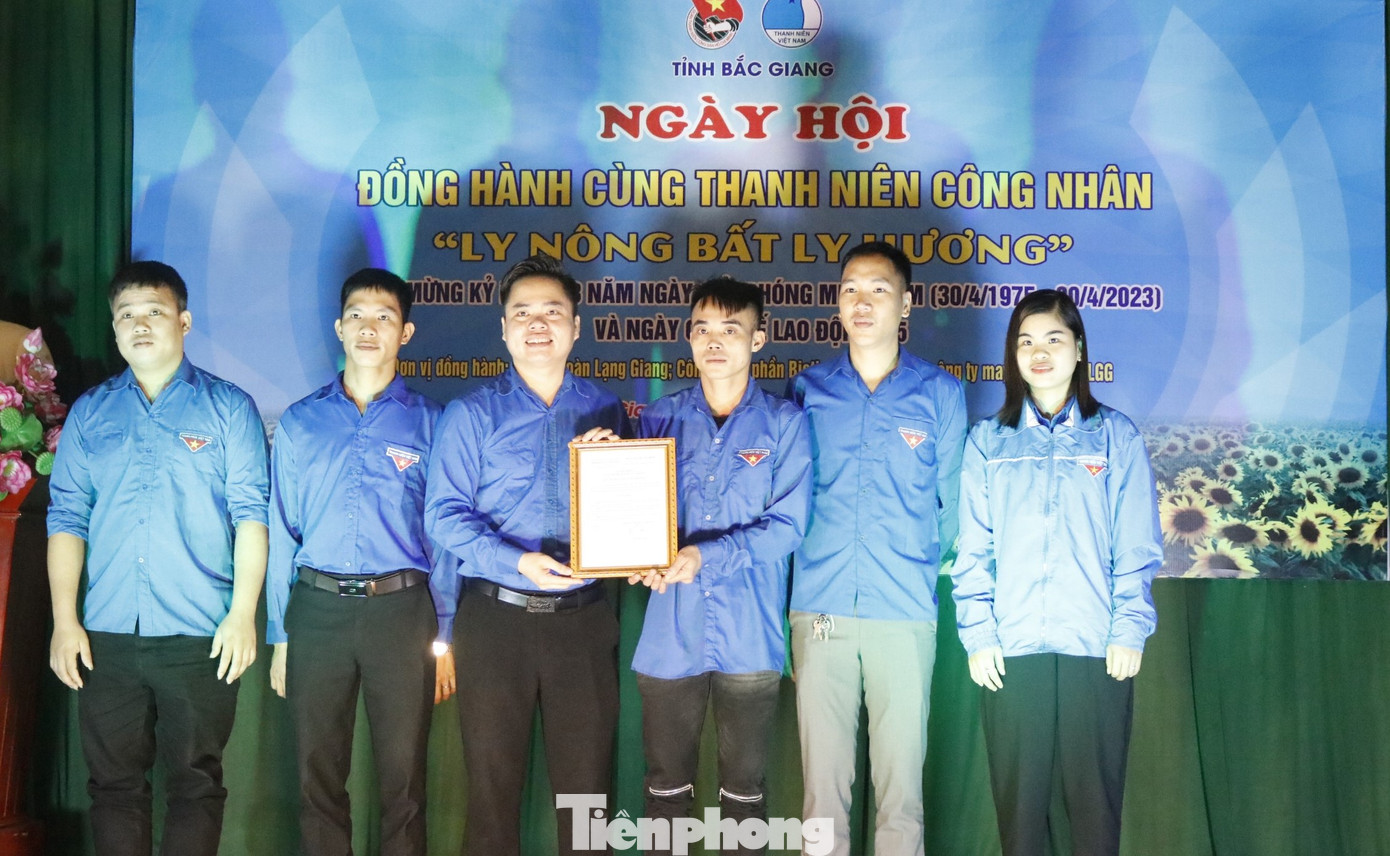 Hội Liên hiệp Thanh niên tỉnh Bắc Giang ra mắt 3 Câu lạc bộ thanh niên "Ly nông bất ly hương". Hội Liên hiệp Thanh niên tỉnh Bắc Giang ra mắt 3 Câu lạc bộ thanh niên "Ly nông bất ly hương".