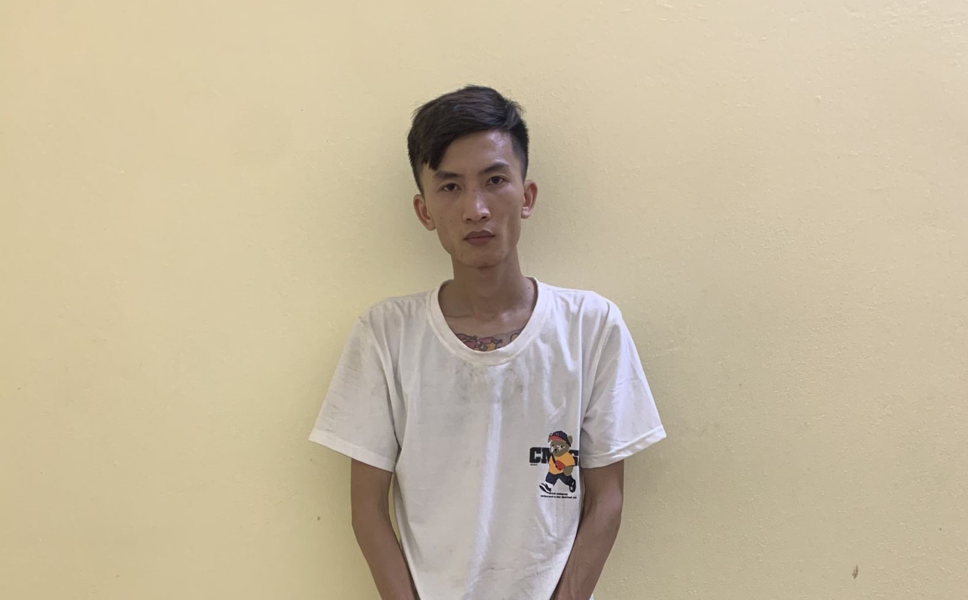 Đối tượng Long tại Cơ quan Công an Đối tượng Long tại Cơ quan Công an