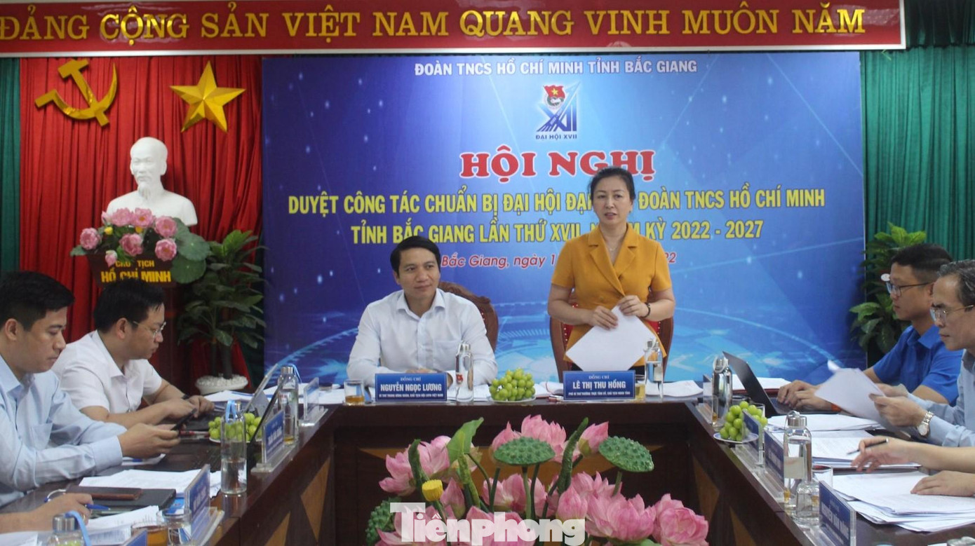 Anh Nguyễn Ngọc Lương, Bí thư Trung ương Đoàn và bà Lê Thị Thu Hồng, Phó Bí thư thường trực Tỉnh ủy Bắc Giang chủ trì hội nghị