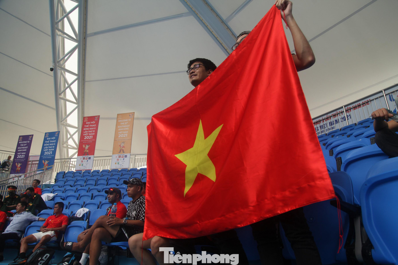 Môn quần vợt SEA Games 31 có 7 nội dung, diễn ra từ ngày 13 đến 22/5. Tuyển quần vợt Việt Nam đặt kỳ vọng sẽ bảo vệ thành công tấm huy chương vàng đơn nam của Lý Hoàng Nam cũng như tranh chấp thành tích cao nhất ở nội dung đồng đội nam.
