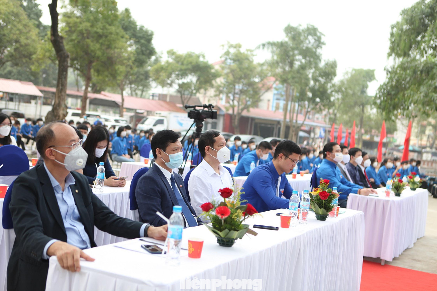 Phát biểu tại buổi lễ, anh Thân Trung Kiên, Bí thư Tỉnh Đoàn Bắc Giang cho biết, trong mọi quá trình vận động và trưởng thành, thanh niên Bắc Giang luôn hướng đến lợi ích xã hội, lợi ích quốc gia. Đoàn viên, thanh niên Bắc Giang trong thời kỳ mới luôn xác định cho mình những giá trị, lẽ sống cao đẹp, đó là có đạo đức, có bản lĩnh chính trị vững vàng, có kiến thức, năng lực, có hoài bão, có khát khao cống hiến xây dựng quê hương giàu đẹp, xã hội phát triển văn minh, đất nước phồn vinh, hạnh phúc. Phát biểu tại buổi lễ, anh Thân Trung Kiên, Bí thư Tỉnh Đoàn Bắc Giang cho biết, trong mọi quá trình vận động và trưởng thành, thanh niên Bắc Giang luôn hướng đến lợi ích xã hội, lợi ích quốc gia. Đoàn viên, thanh niên Bắc Giang trong thời kỳ mới luôn xác định cho mình những giá trị, lẽ sống cao đẹp, đó là có đạo đức, có bản lĩnh chính trị vững vàng, có kiến thức, năng lực, có hoài bão, có khát khao cống hiến xây dựng quê hương giàu đẹp, xã hội phát triển văn minh, đất nước phồn vinh, hạnh phúc.