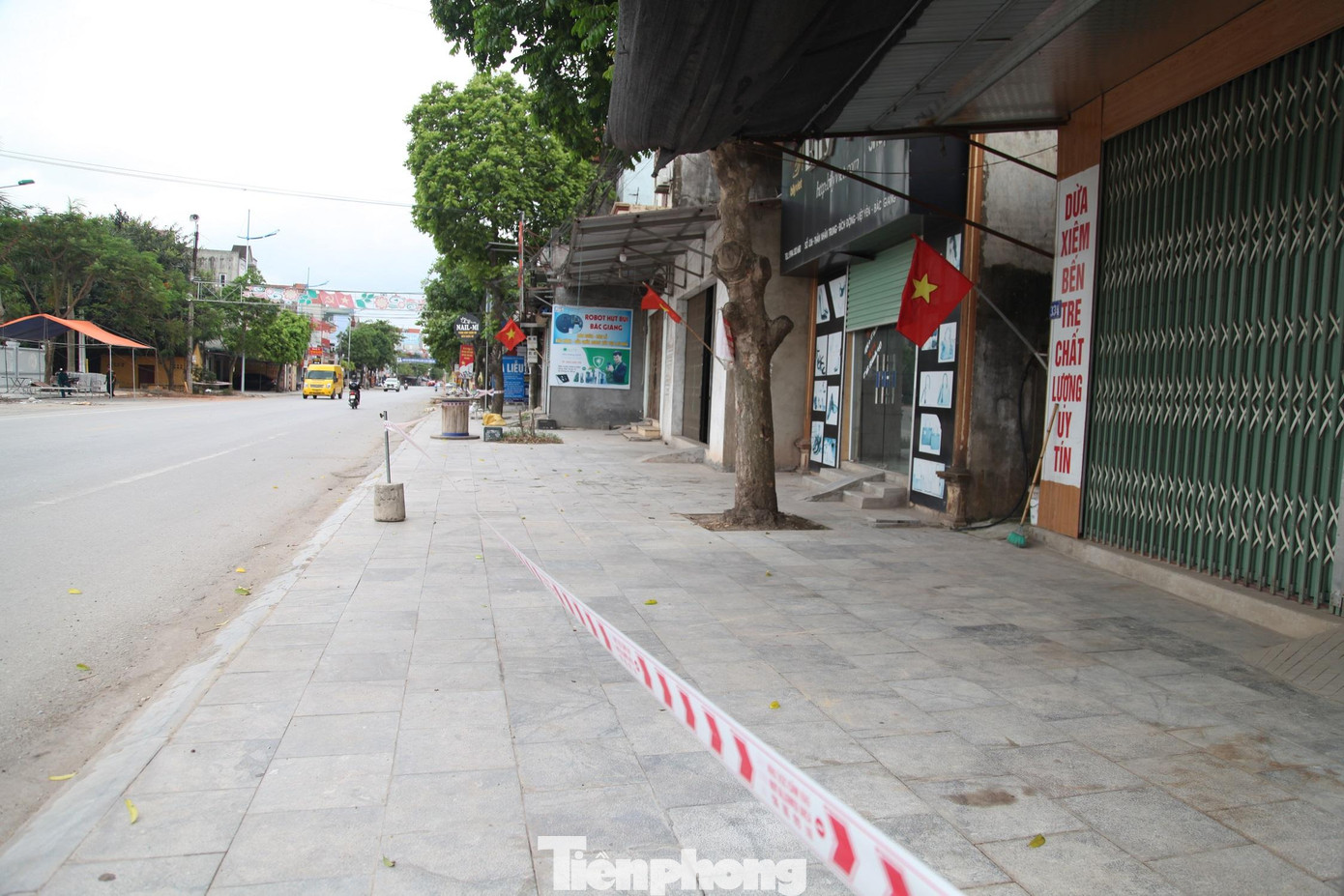 Bên trong một địa phương cách ly xã hội ở tỉnh Bắc Giang vắng bóng người