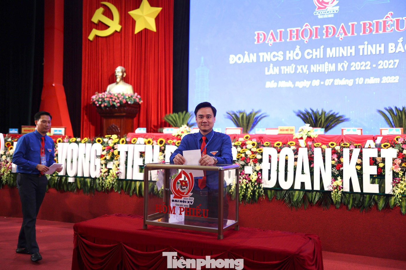 Đại biểu bỏ phiếu bầu Ban Chấp hành Đoàn TNCS Hồ Chí Minh tỉnh Bắc Ninh khóa mới Đại biểu bỏ phiếu bầu Ban Chấp hành Đoàn TNCS Hồ Chí Minh tỉnh Bắc Ninh khóa mới