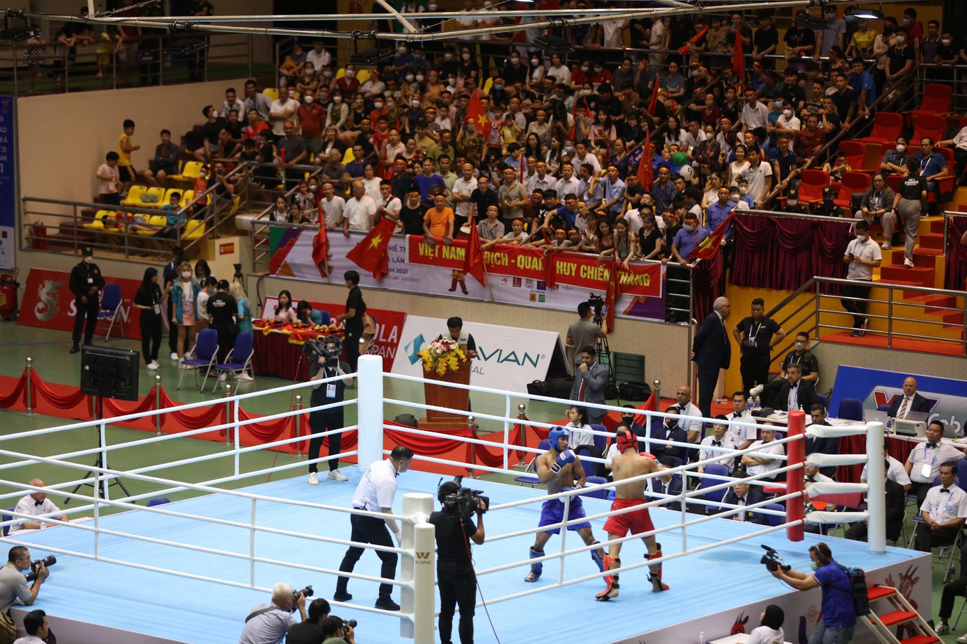 Không khí tưng bừng tại Nhà thi đấu đa năng tỉnh Bắc Ninh đêm 13/5 Không khí tưng bừng tại Nhà thi đấu đa năng tỉnh Bắc Ninh đêm 13/5