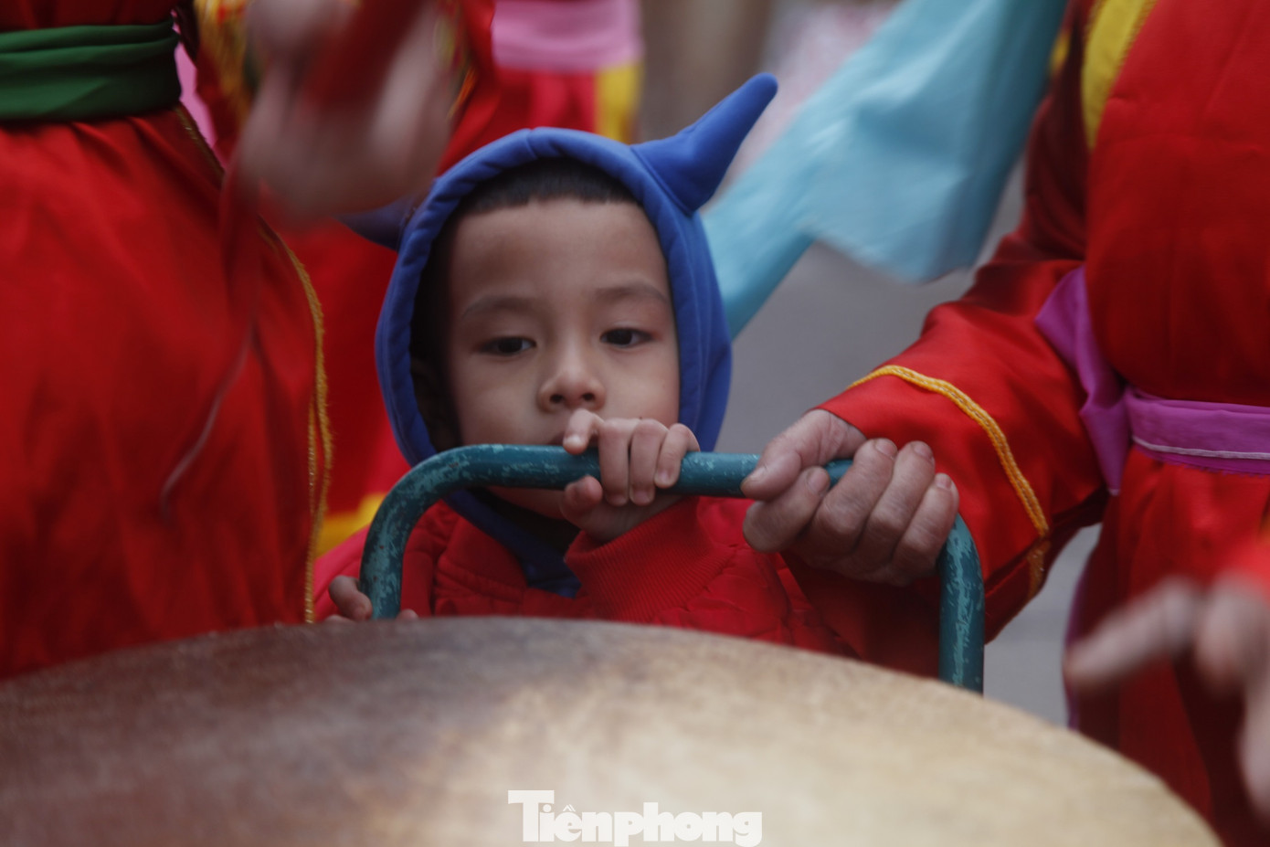 Trẻ em hào hứng tham gia lễ hội