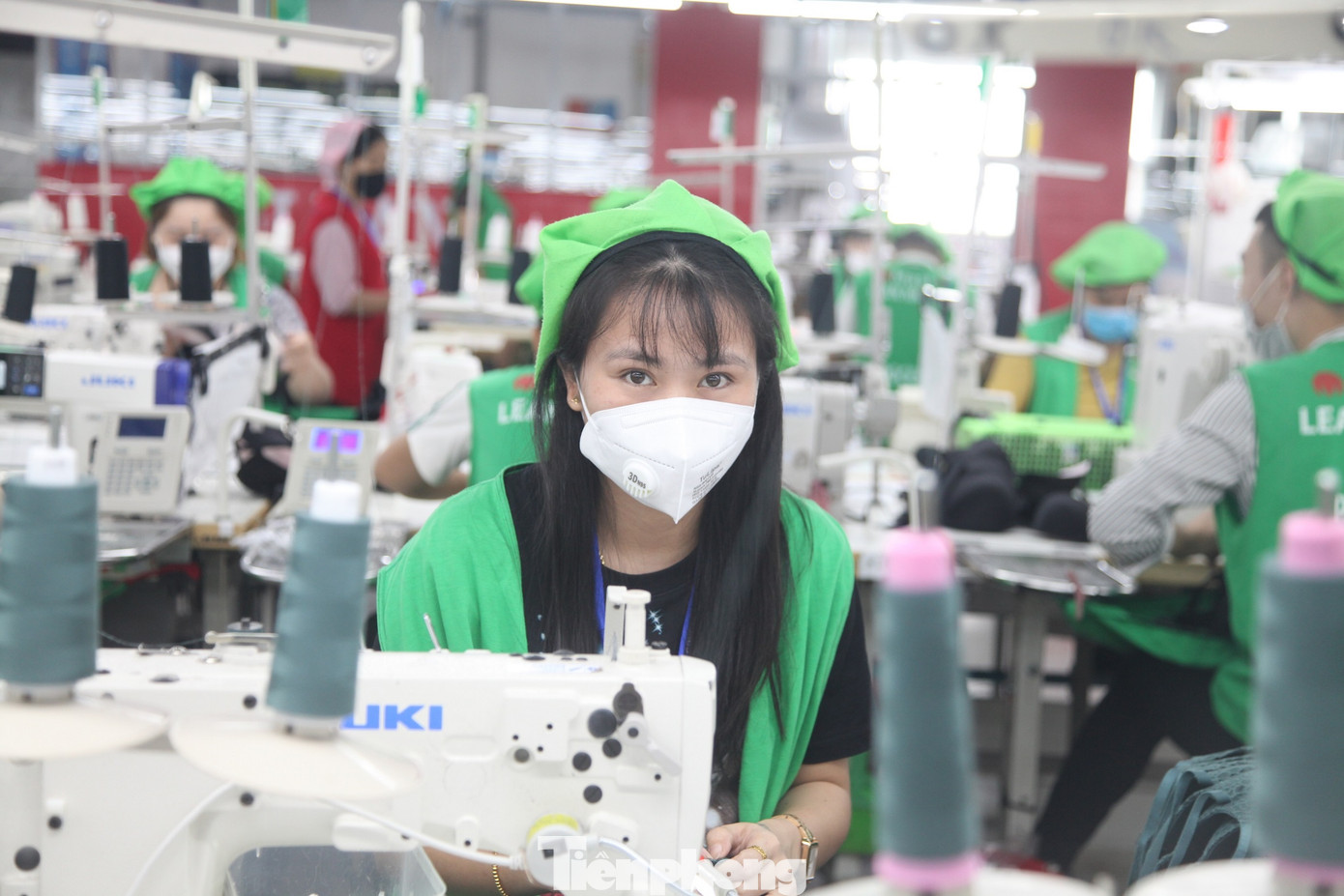 Các KCN ở tỉnh Bắc Giang tạo ra hàng trăm nghìn việc làm cho người lao động (Ảnh: Nguyễn Thắng).