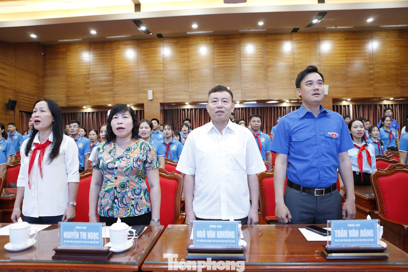 Anh Trần Văn Đăng - Phó Bí thư Tỉnh Đoàn Bắc Ninh và lãnh đạo Ban Dân vận tỉnh Bắc Ninh tham dự chương trình. Ảnh: Nguyễn Thắng. Anh Trần Văn Đăng - Phó Bí thư Tỉnh Đoàn Bắc Ninh và lãnh đạo Ban Dân vận tỉnh Bắc Ninh tham dự chương trình. Ảnh: Nguyễn Thắng.