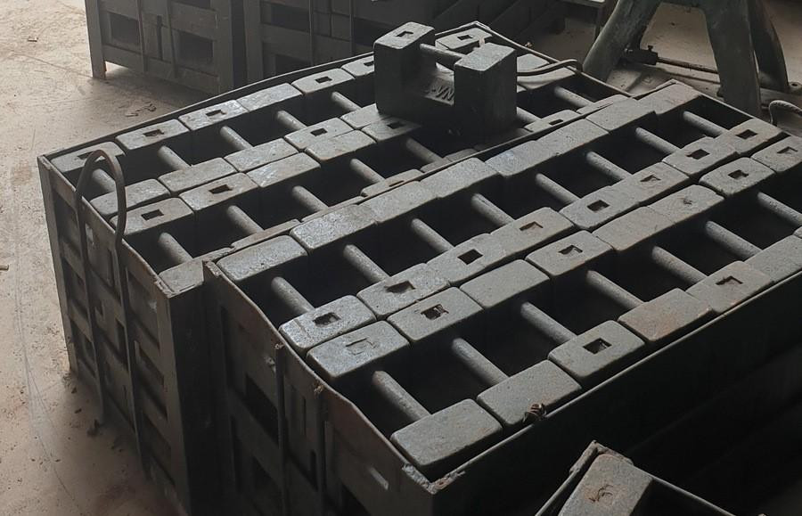 Các quả cân kỹ thuật trong kho của Trung tâm ứng dụng Khoa học và Công nghệ tỉnh Bắc Giang Các quả cân kỹ thuật trong kho của Trung tâm ứng dụng Khoa học và Công nghệ tỉnh Bắc Giang