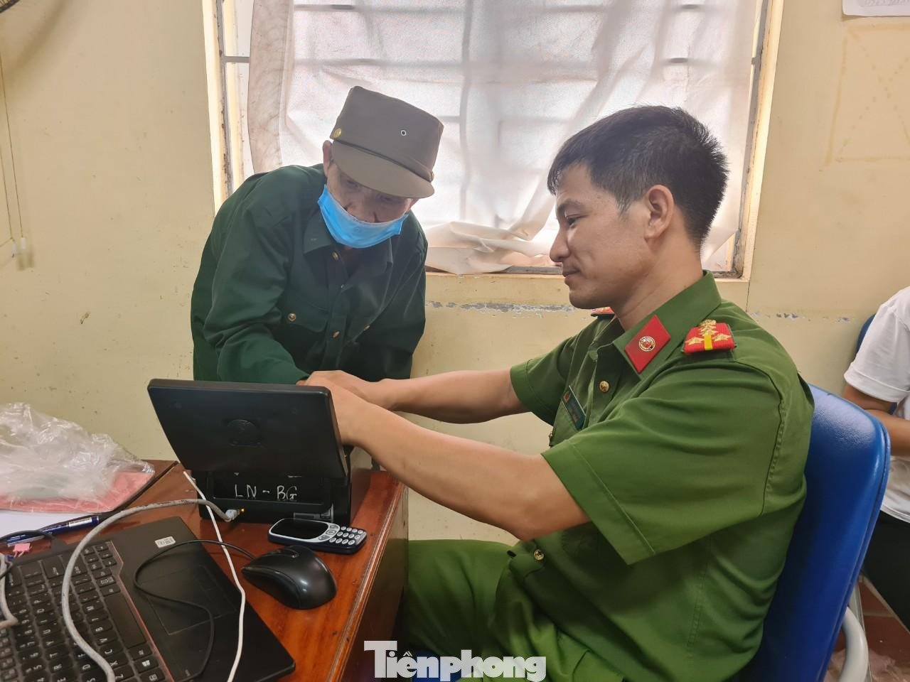 Lực lượng Công an tỉnh Bắc Giang sẵn sàng phục vụ người dân làm thẻ căn cước trong dịp lễ 2/9 Lực lượng Công an tỉnh Bắc Giang sẵn sàng phục vụ người dân làm thẻ căn cước trong dịp lễ 2/9