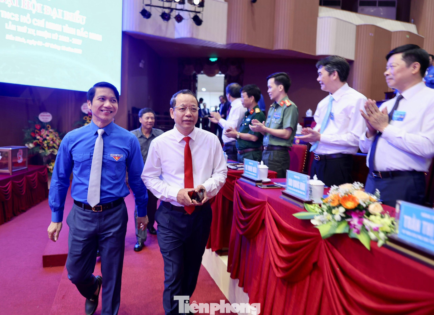 Anh Nguyễn Ngọc Lương, Bí thư thường trực Trung ương Đoàn và ông Nguyễn Quốc Chung, Phó Bí thư thường trực Tỉnh ủy, Chủ tịch HĐND tỉnh Bắc Ninh dự Đại hội đại biểu Đoàn TNCS Hồ Chí Minh tỉnh Bắc Ninh lần thứ XV.