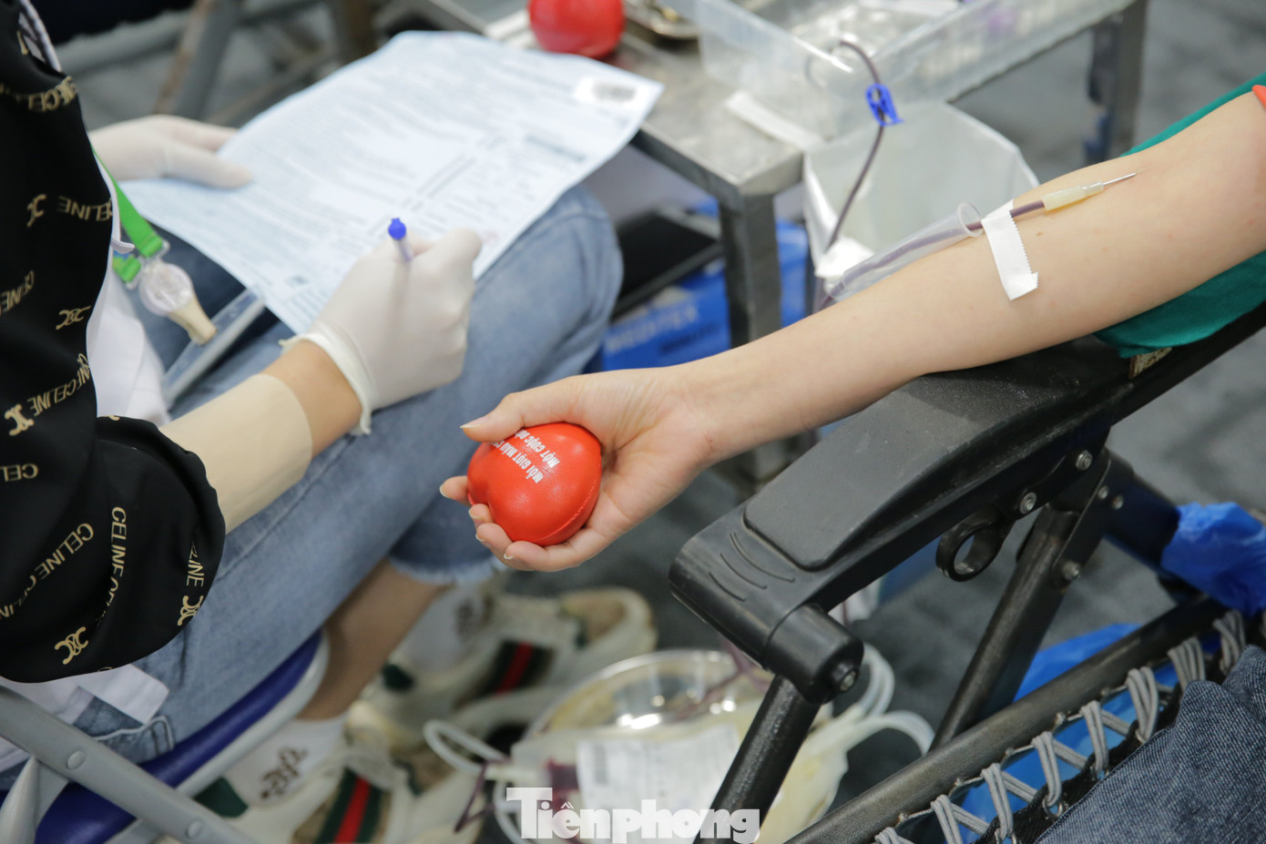 Hưởng ứng Chủ nhật Đỏ năm 2023, Samsung Việt Nam sẽ được phát động và triển khai tại 4 cơ sở bao gồm: Samsung Electronics Việt Nam (SEV), Samsung Electronics Việt Nam Thái Nguyên (SEVT), Samsung Display Việt Nam (SDV), Trung tâm Nghiên cứu và Phát triển Samsung Việt Nam (SRV) và dự kiến tiếp nhận khoảng 4.000 đơn vị máu.