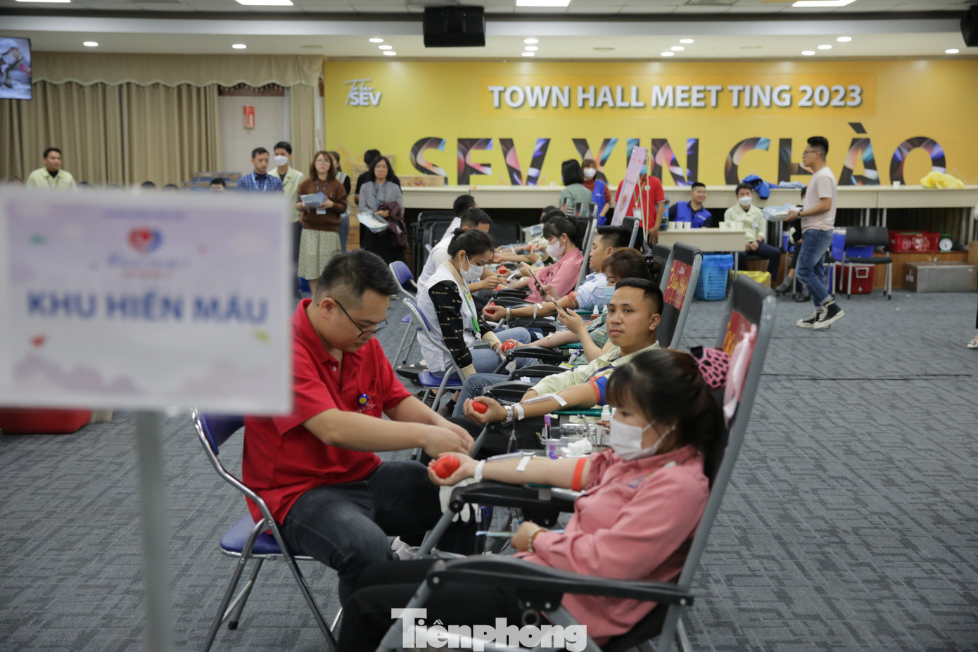 Đồng hành cùng chương trình Chủ nhật Đỏ từ năm 2018, Samsung Việt Nam luôn được đánh giá là đơn vị đi đầu trong các doanh nghiệp FDI tham gia hoạt động hiến máu và đã có đóng góp lớn vào phong trào hiến máu tình nguyện.