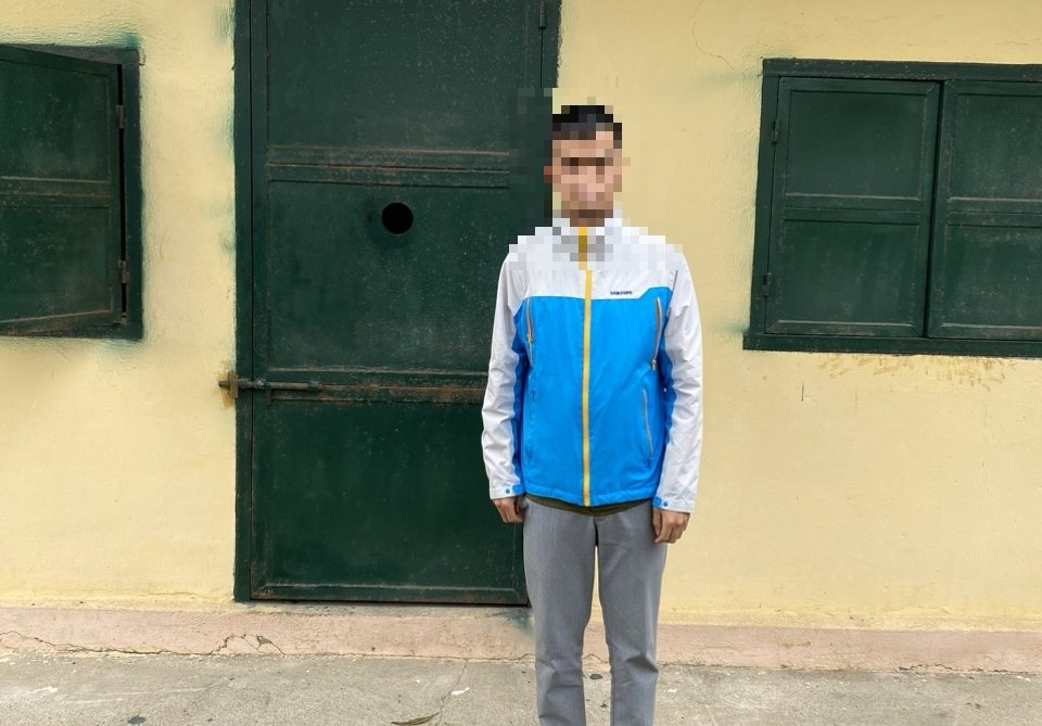 Đối tượng H tại Cơ quan Công an Đối tượng H tại Cơ quan Công an