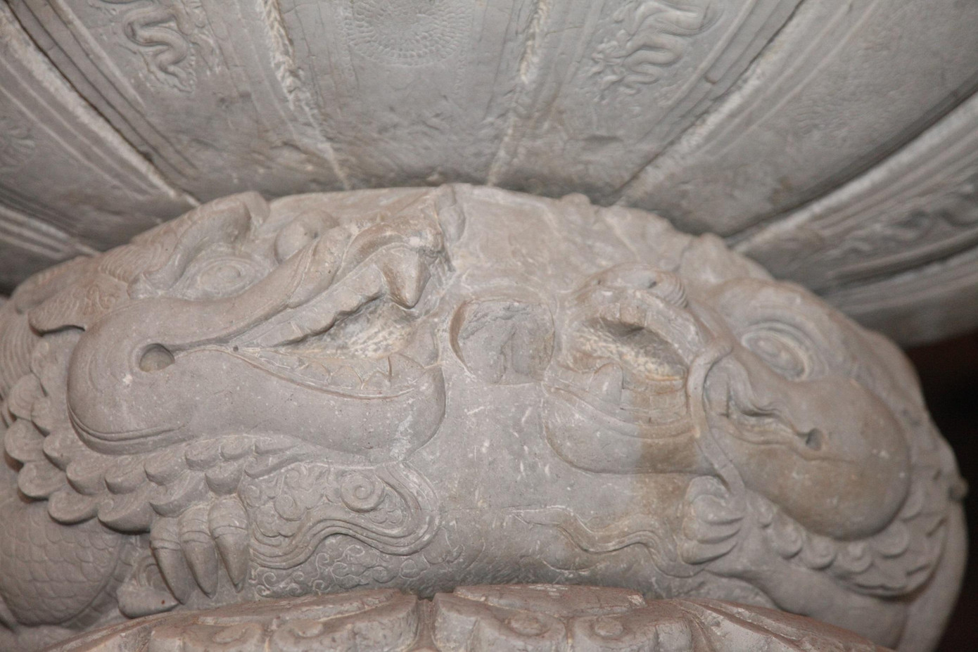 Trang trí lưỡng long tranh châu