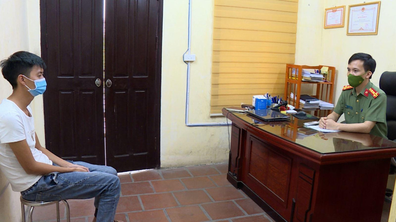 Một đối tượng liên quan vụ án tại cơ quan công an