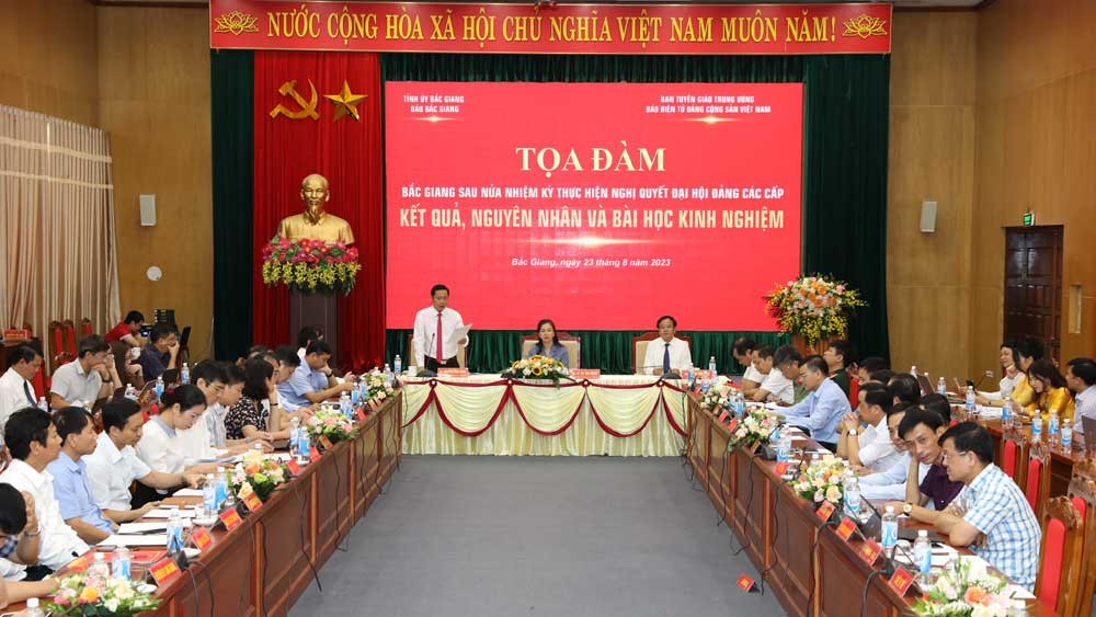 Toàn cảnh buổi tọa đàm. Toàn cảnh buổi tọa đàm.