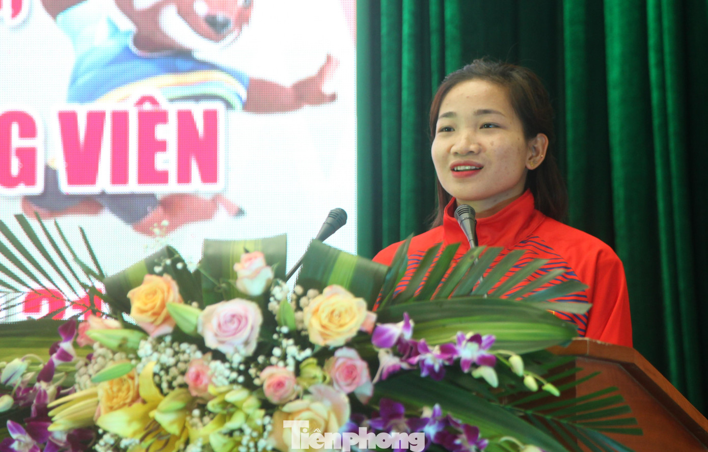 Oanh chia sẻ cảm xúc khi nhận khen thưởng của tỉnh Bắc Giang Oanh chia sẻ cảm xúc khi nhận khen thưởng của tỉnh Bắc Giang